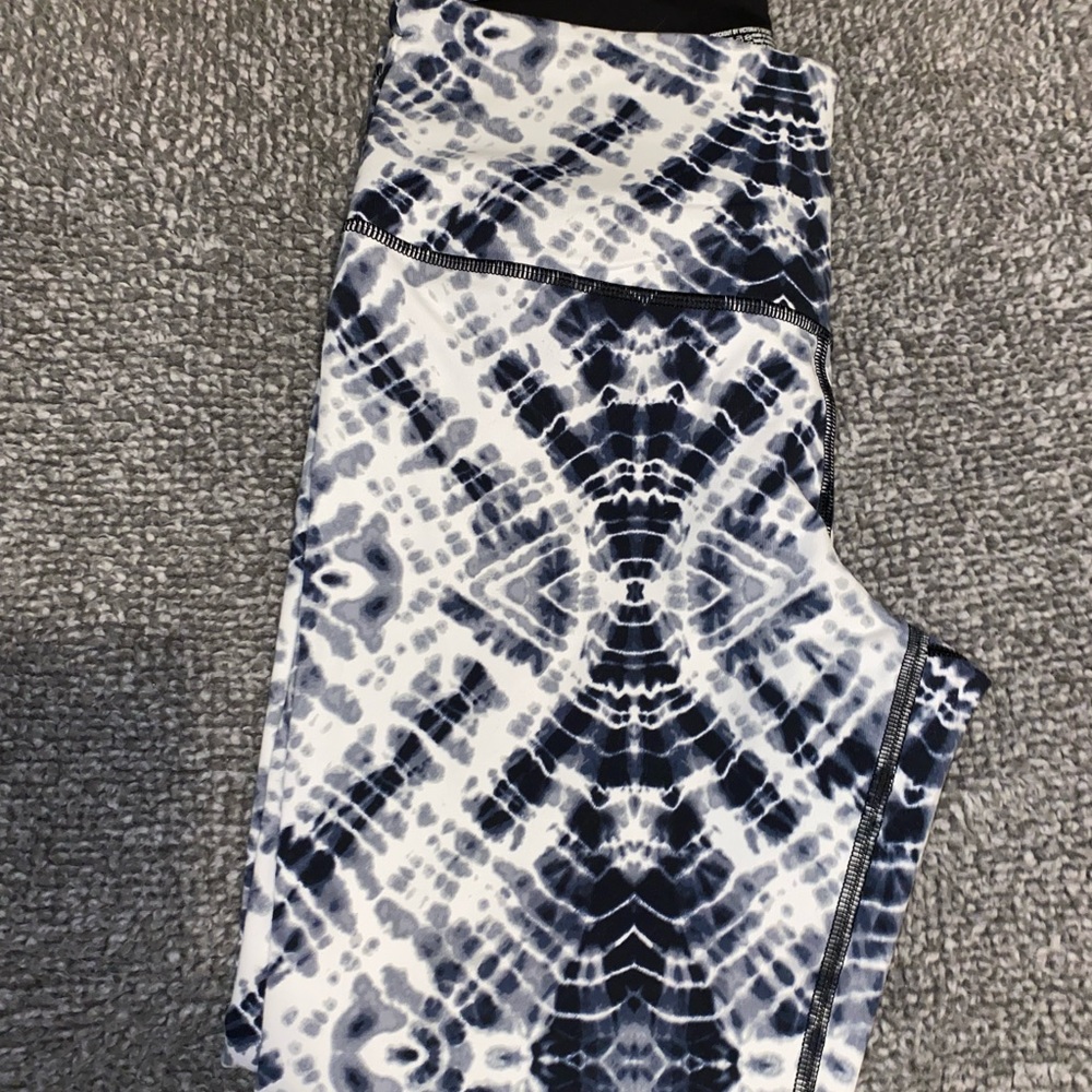 Victoria’s Secret Sport leggings